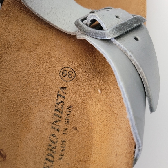 Pedro Iniesta size 39, 9 US - Picture 3 of 4